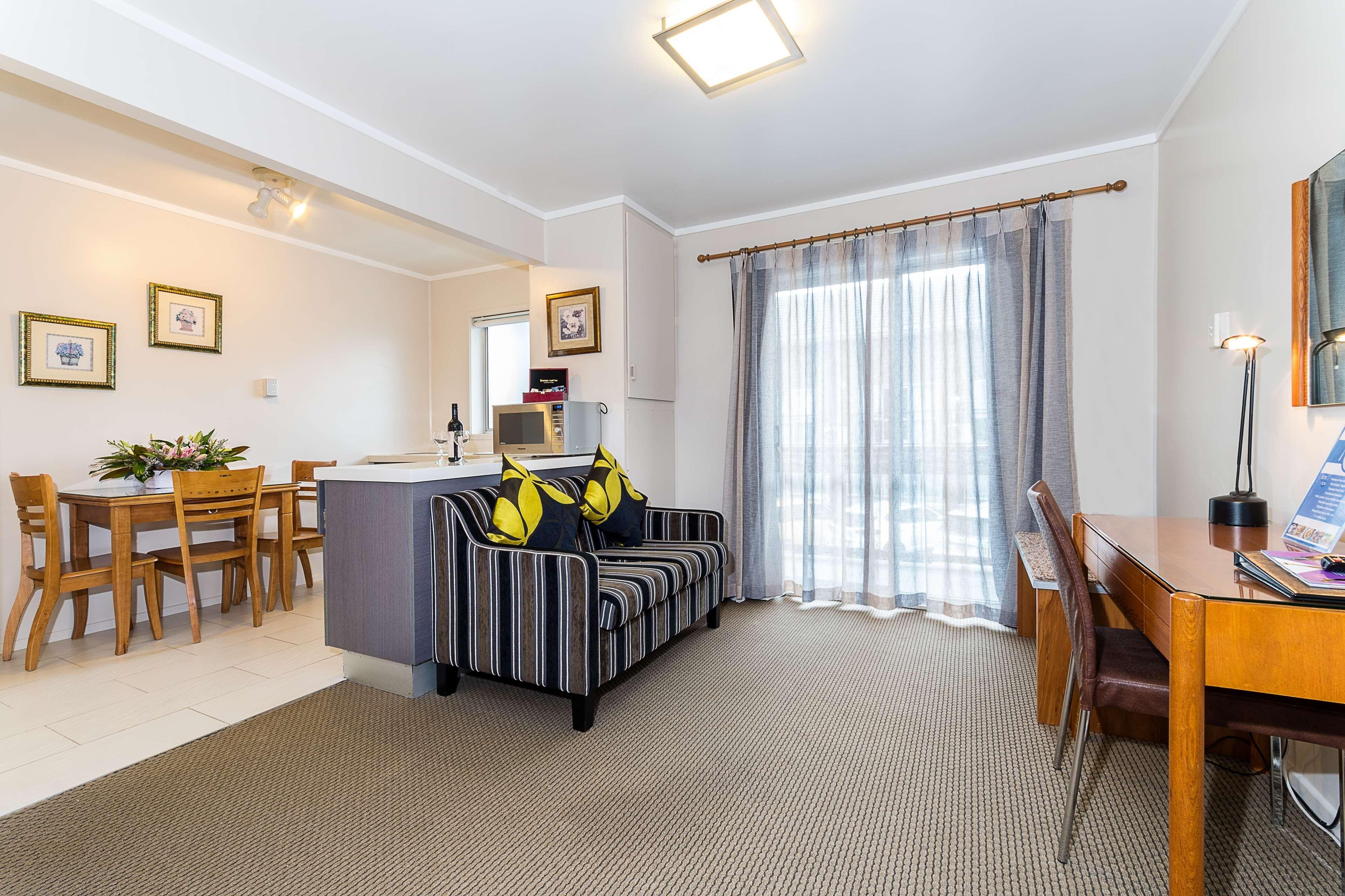 Best Western Newmarket Inn & Suites Auckland Exterior photo