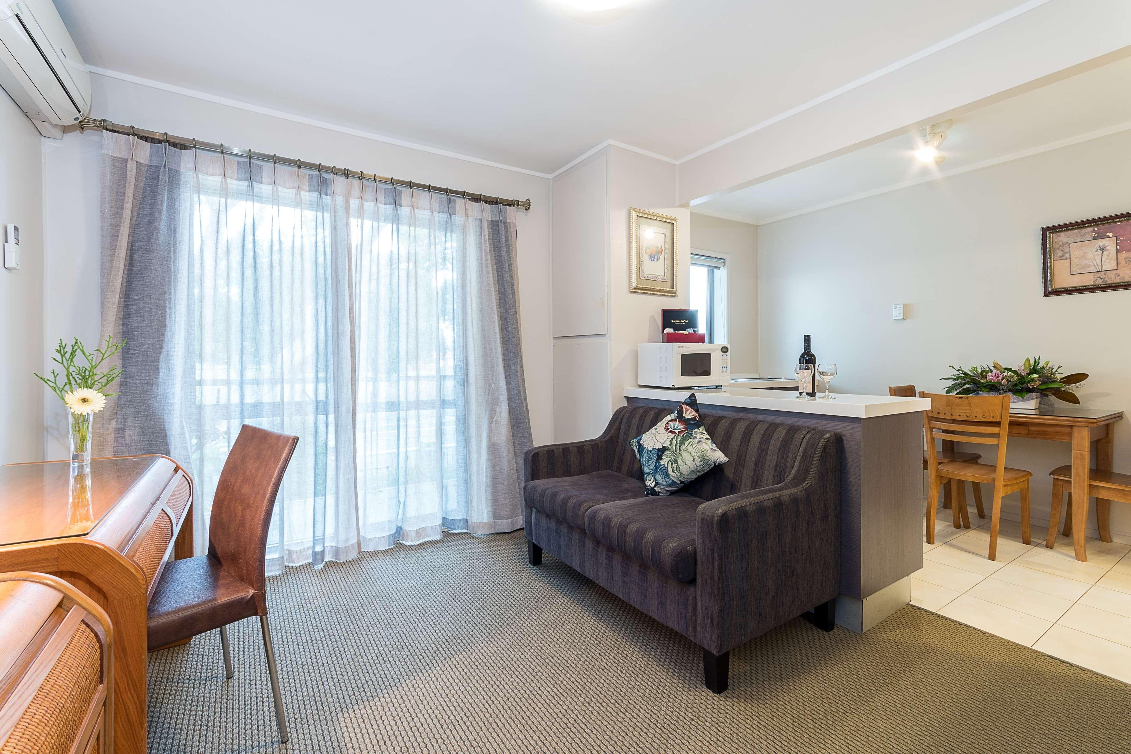Best Western Newmarket Inn & Suites Auckland Exterior photo