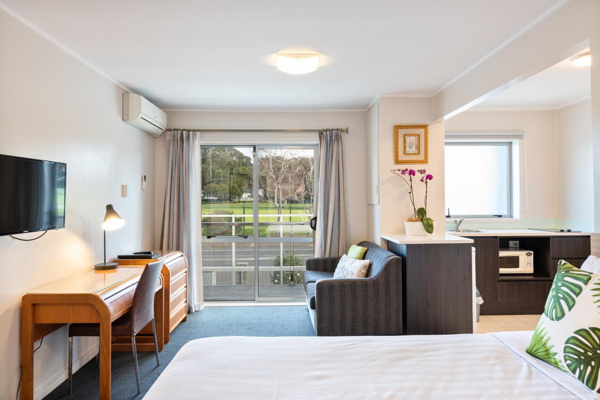 Best Western Newmarket Inn & Suites Auckland Exterior photo
