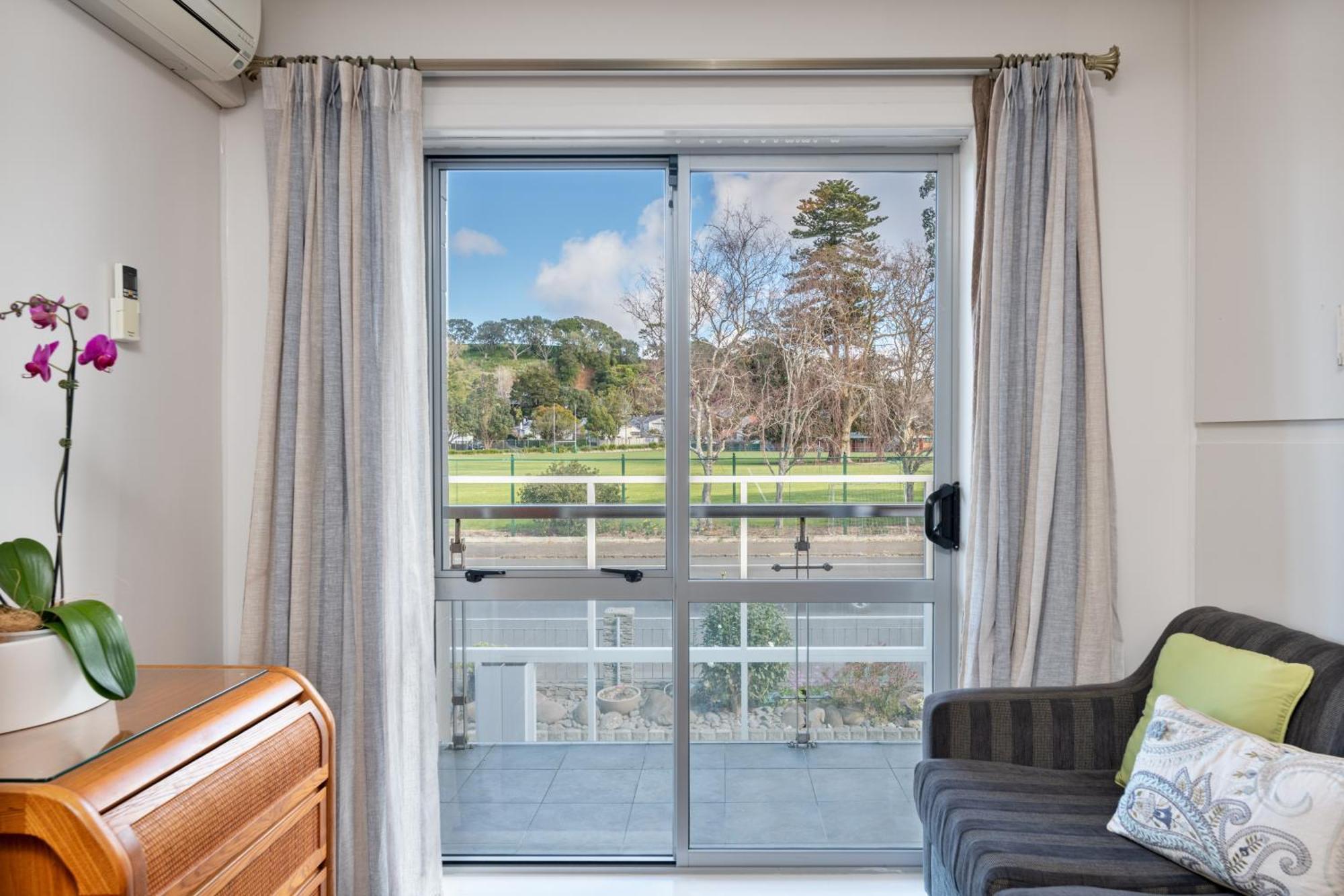 Best Western Newmarket Inn & Suites Auckland Exterior photo