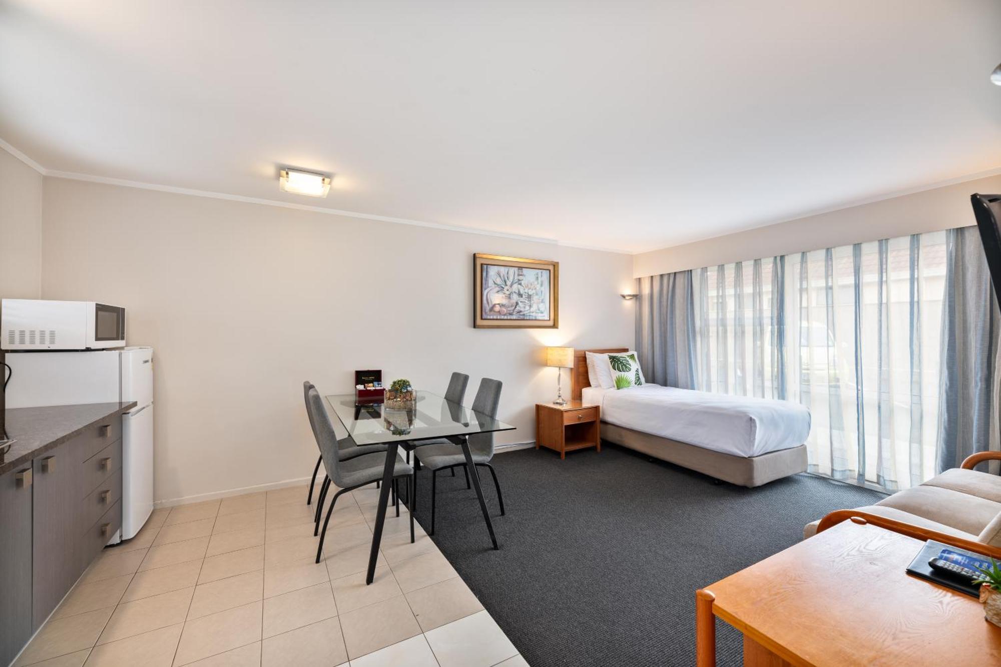 Best Western Newmarket Inn & Suites Auckland Exterior photo
